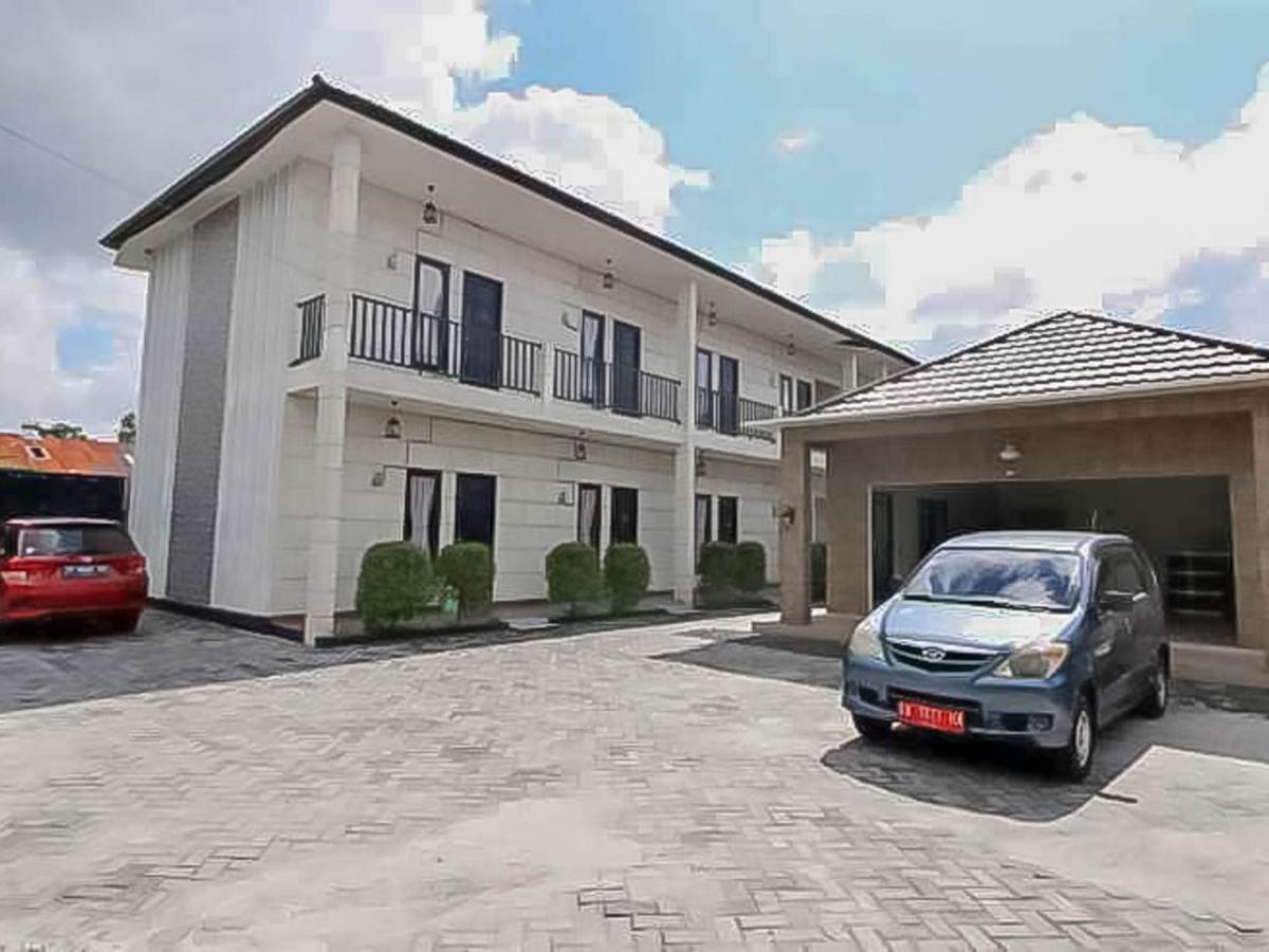 Reddoorz @ Wisma Pangrango Palangkaraya Kültér fotó