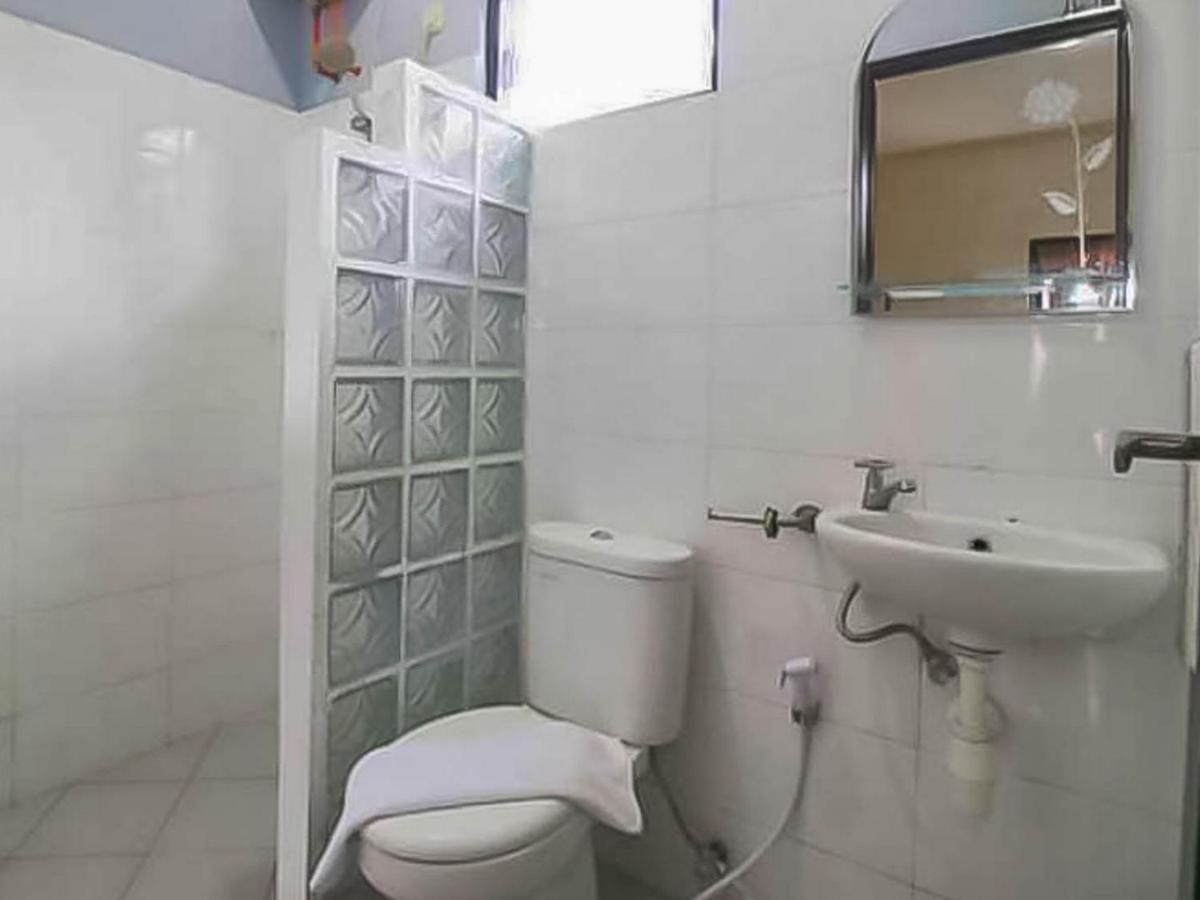 Reddoorz @ Wisma Pangrango Palangkaraya Kültér fotó