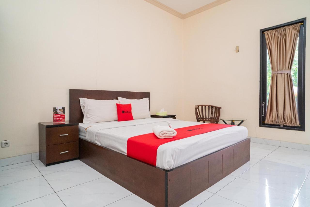 Reddoorz @ Wisma Pangrango Palangkaraya Kültér fotó