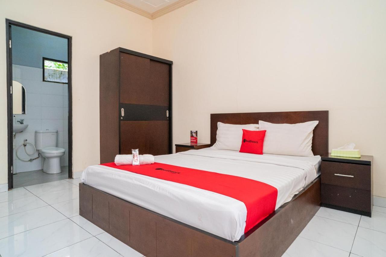 Reddoorz @ Wisma Pangrango Palangkaraya Kültér fotó