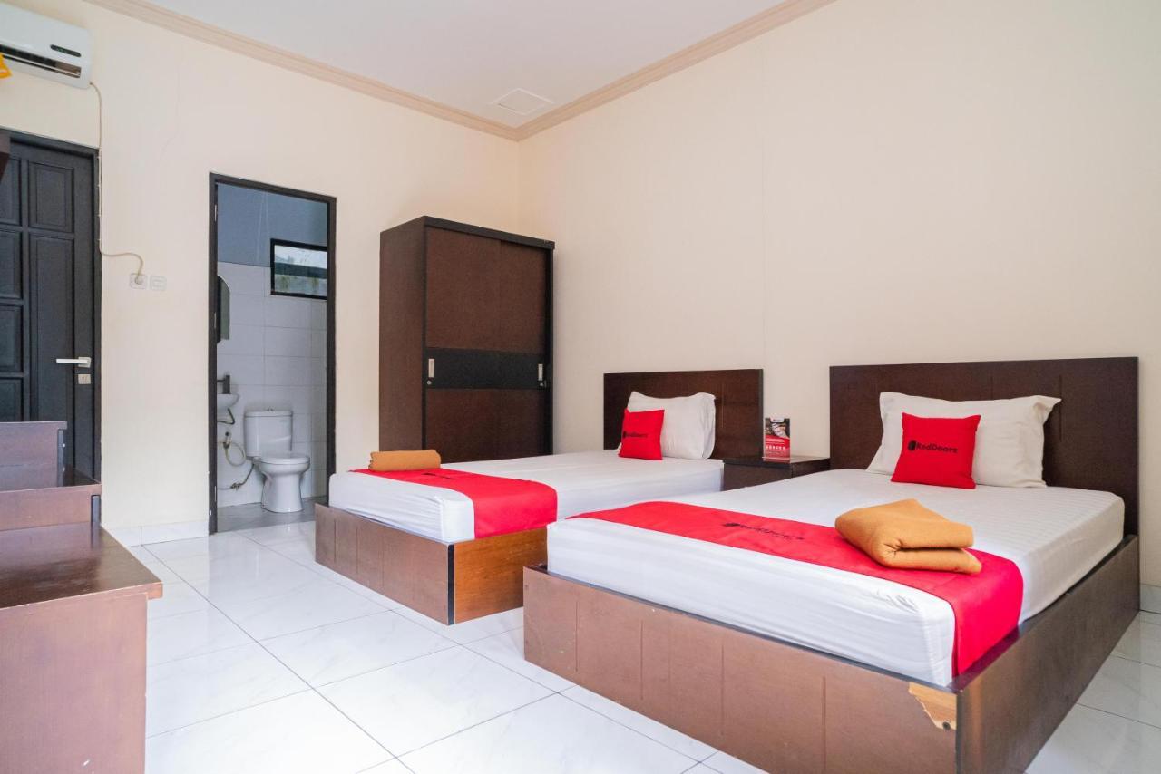 Reddoorz @ Wisma Pangrango Palangkaraya Kültér fotó