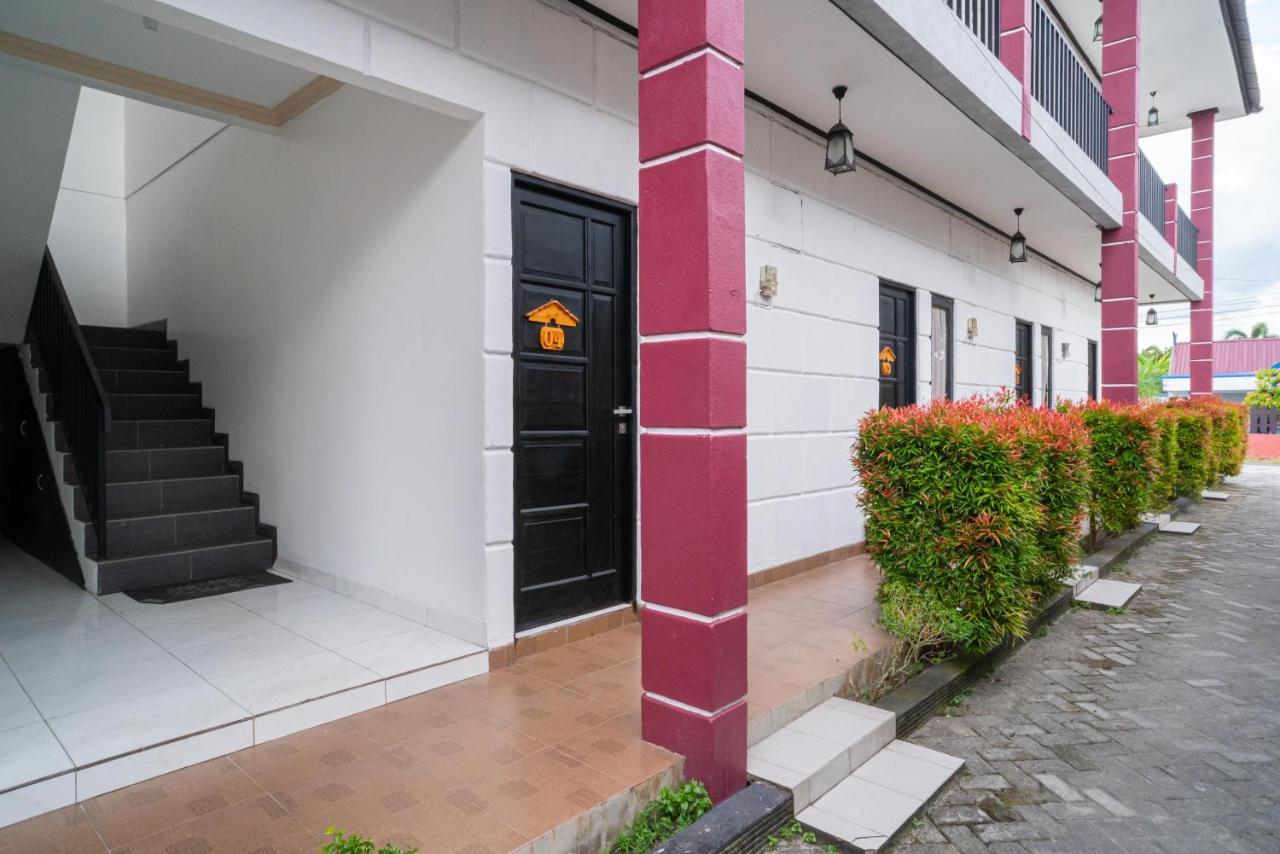 Reddoorz @ Wisma Pangrango Palangkaraya Kültér fotó