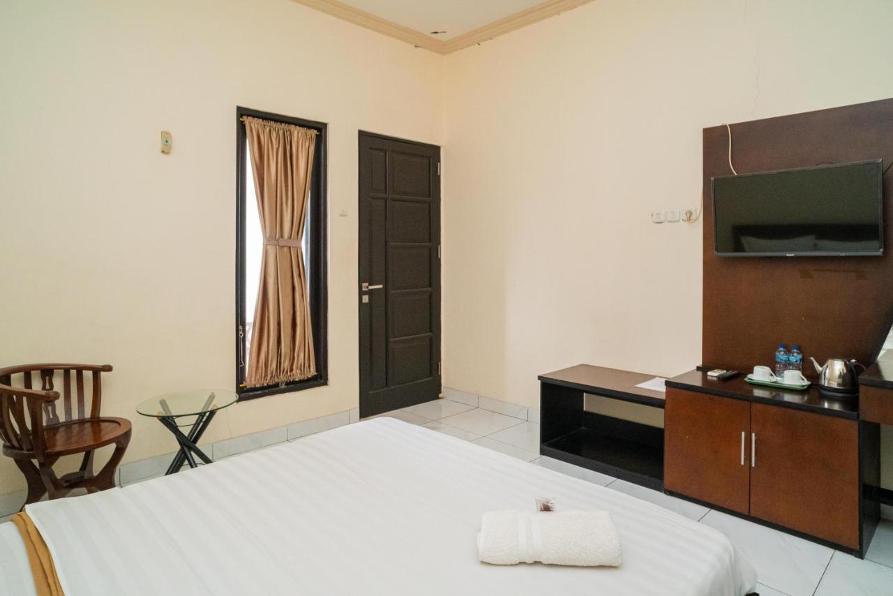 Reddoorz @ Wisma Pangrango Palangkaraya Kültér fotó