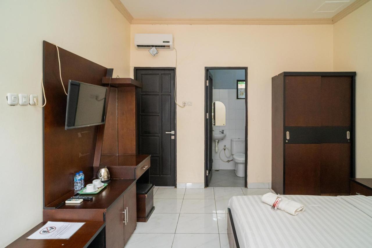 Reddoorz @ Wisma Pangrango Palangkaraya Kültér fotó