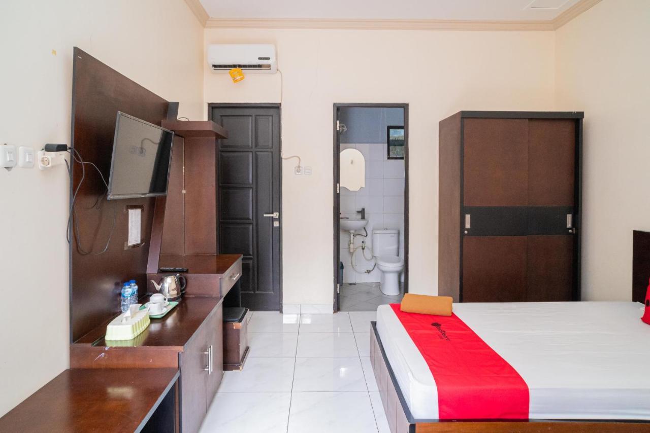 Reddoorz @ Wisma Pangrango Palangkaraya Kültér fotó