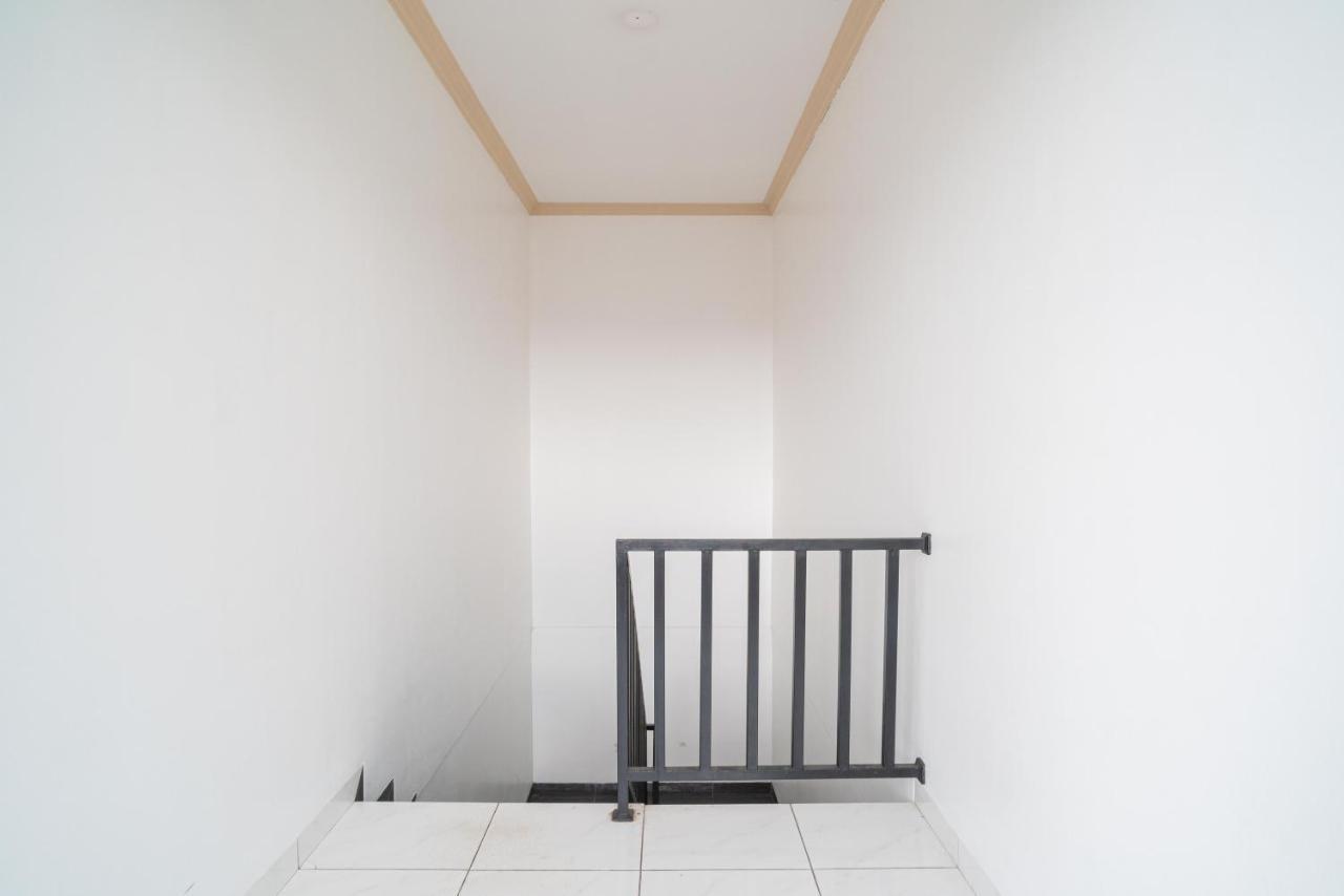 Reddoorz @ Wisma Pangrango Palangkaraya Kültér fotó