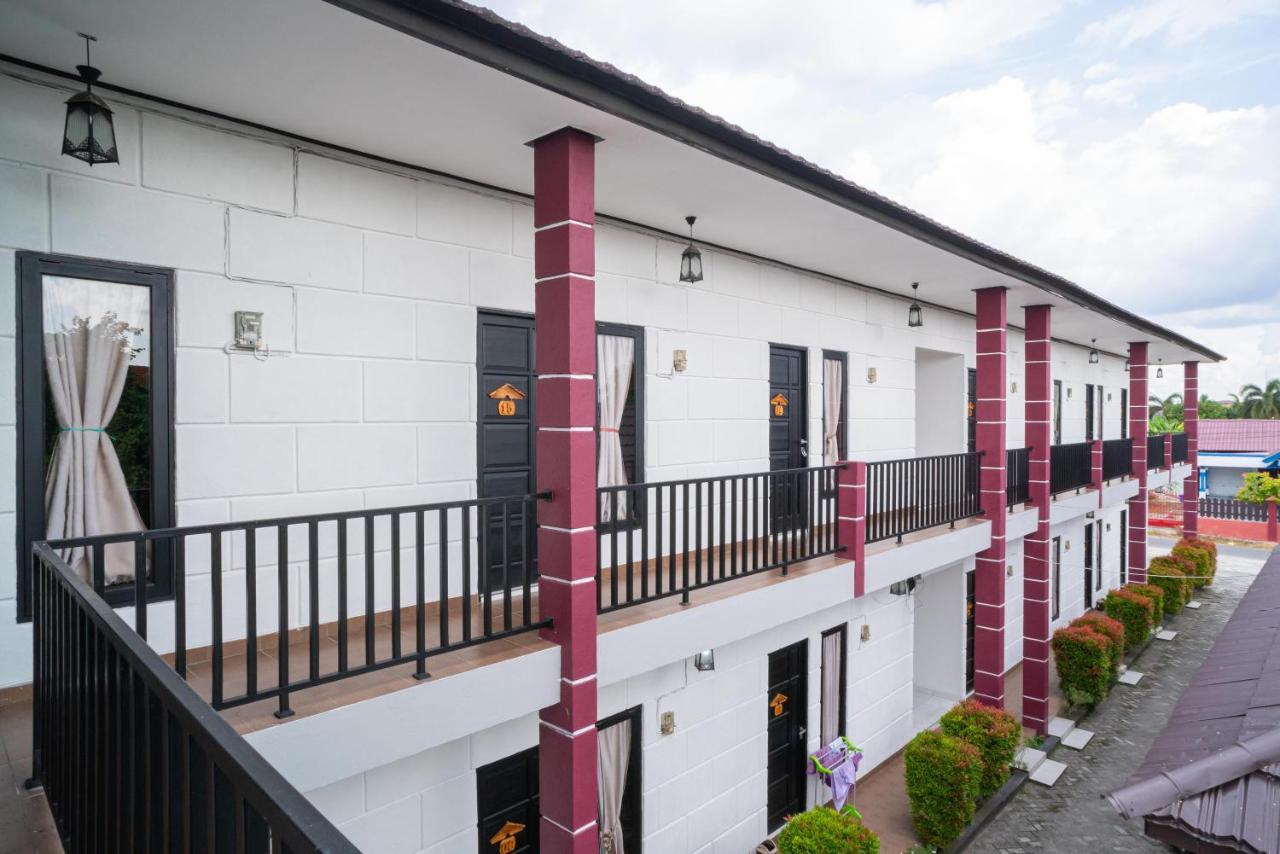 Reddoorz @ Wisma Pangrango Palangkaraya Kültér fotó