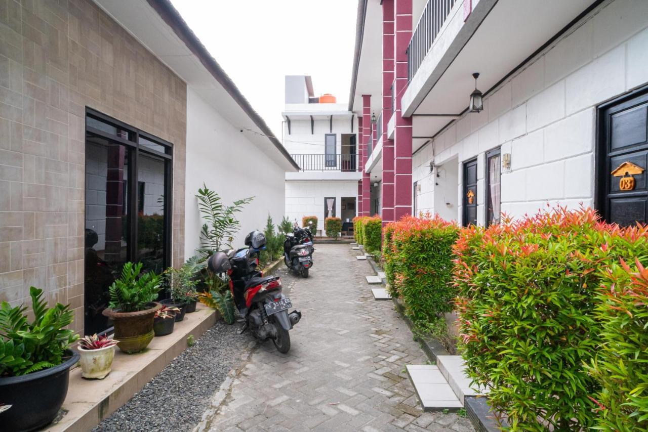 Reddoorz @ Wisma Pangrango Palangkaraya Kültér fotó